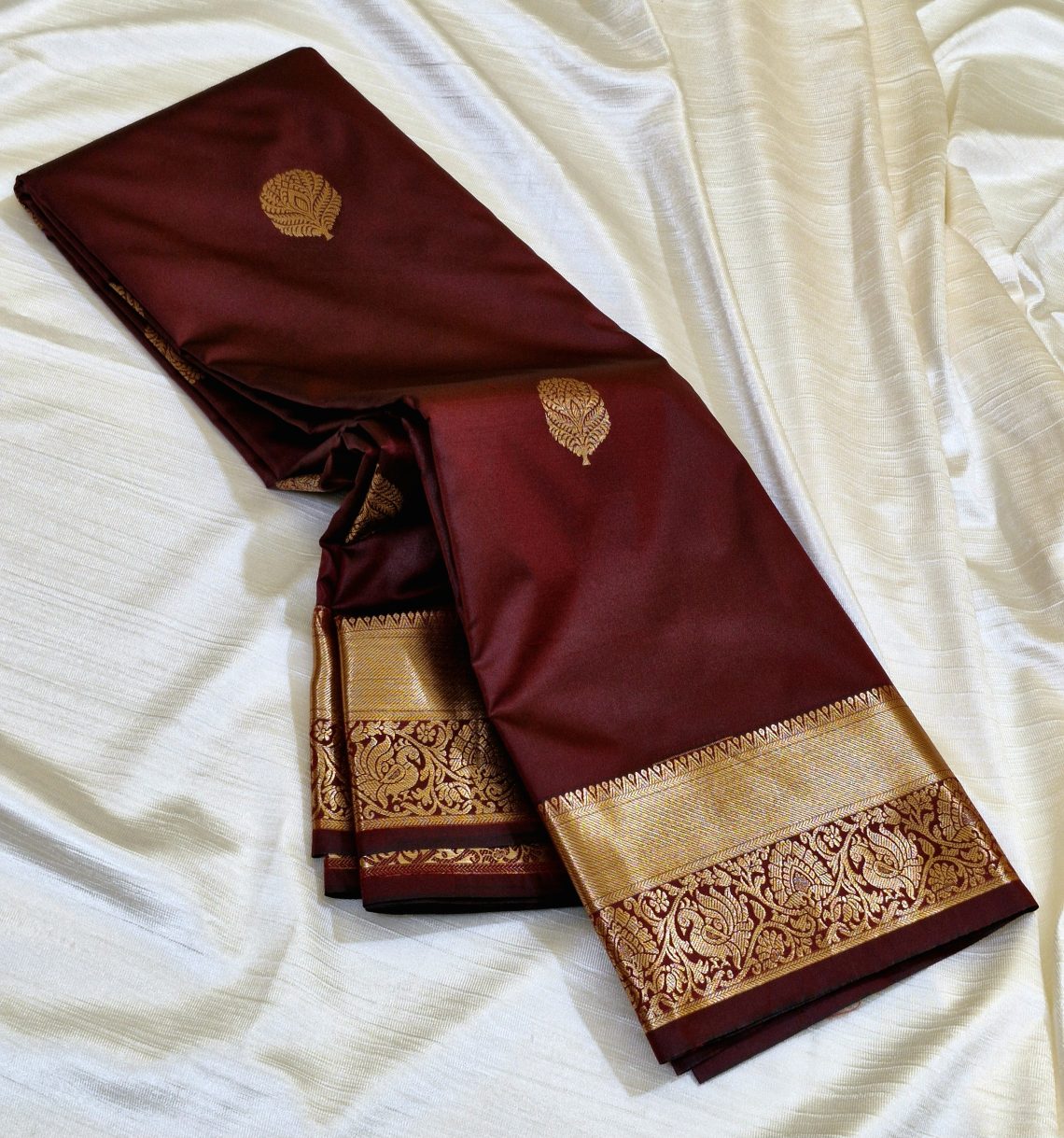 Kanchi Butta Saree Maroon